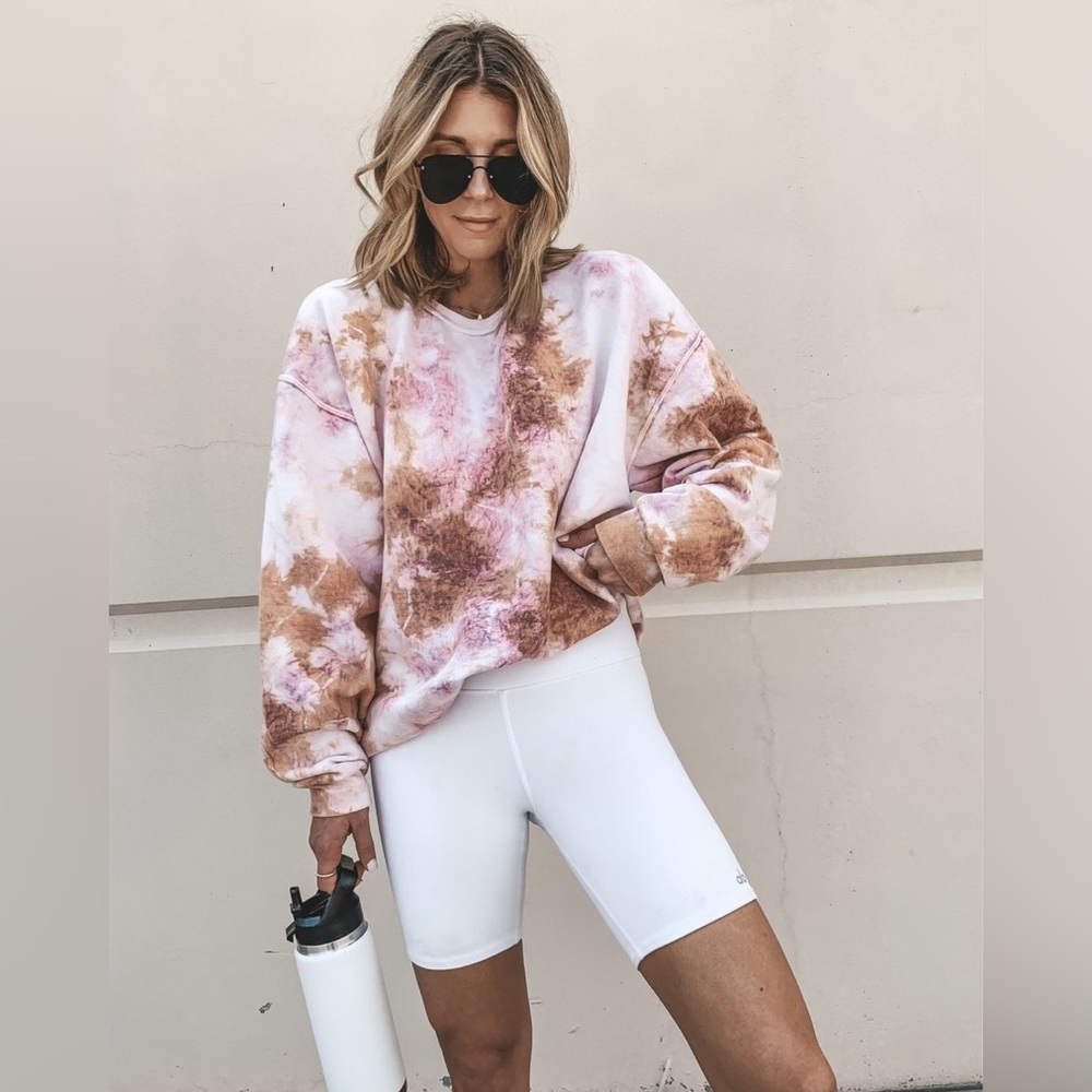 Alo 7 Inch White Biker Shorts
